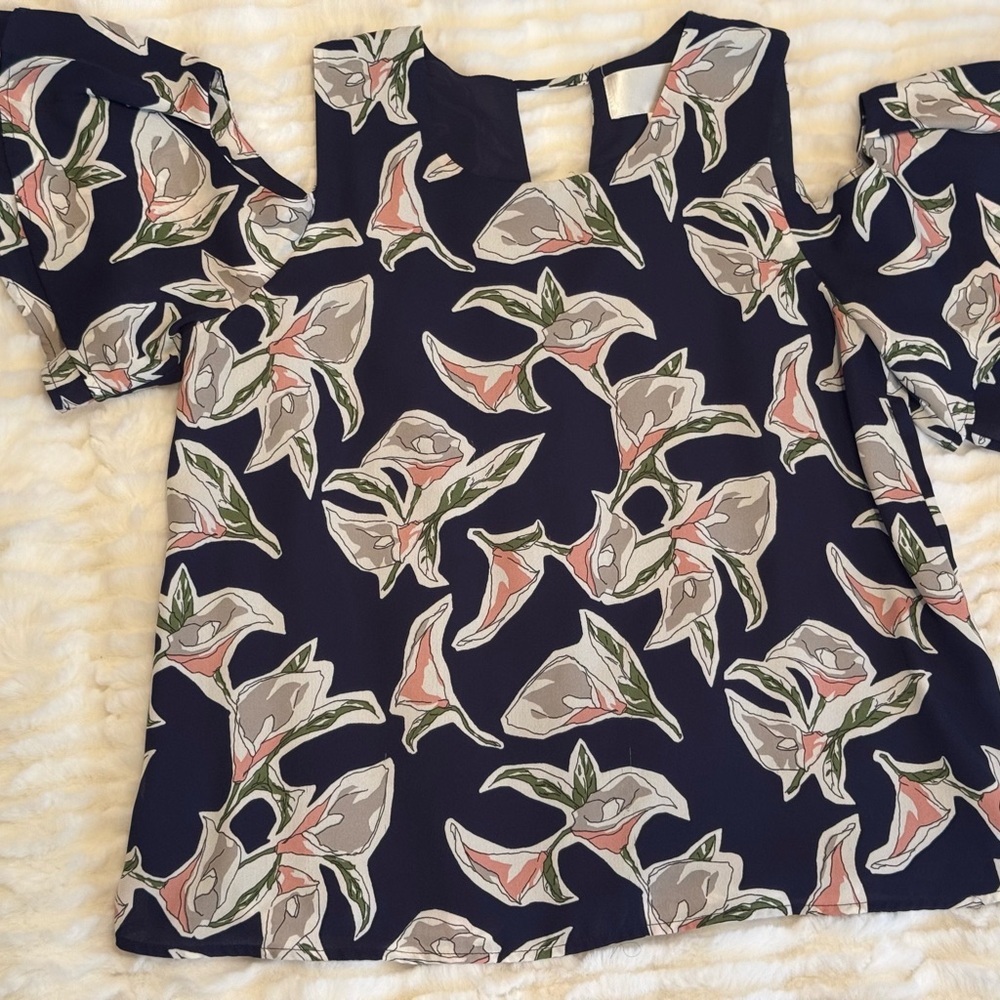 J.O.A. Floral Navy Women's Drop Shoulder Blouse